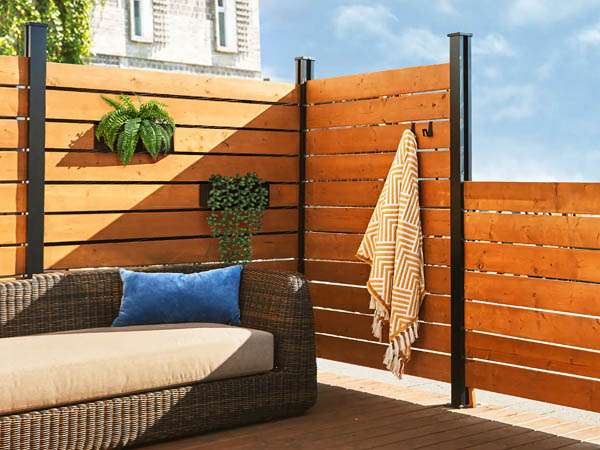 Cedar-slat-fence-couch_600x450_web